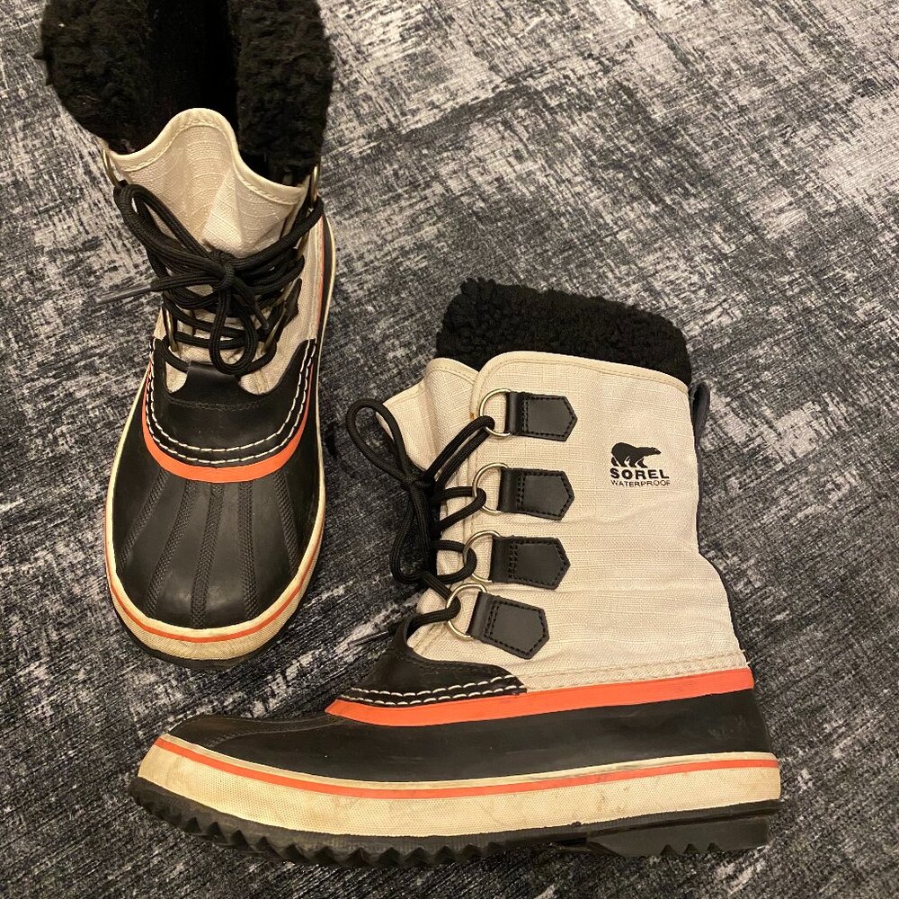SOREL WINTER CARNIVAL Women's Waterproof Boot - Size 7.5